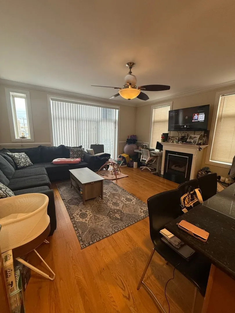 4507 W Lawrence Ave, , 60630, USA 60630-unit#211-Chicago-IL