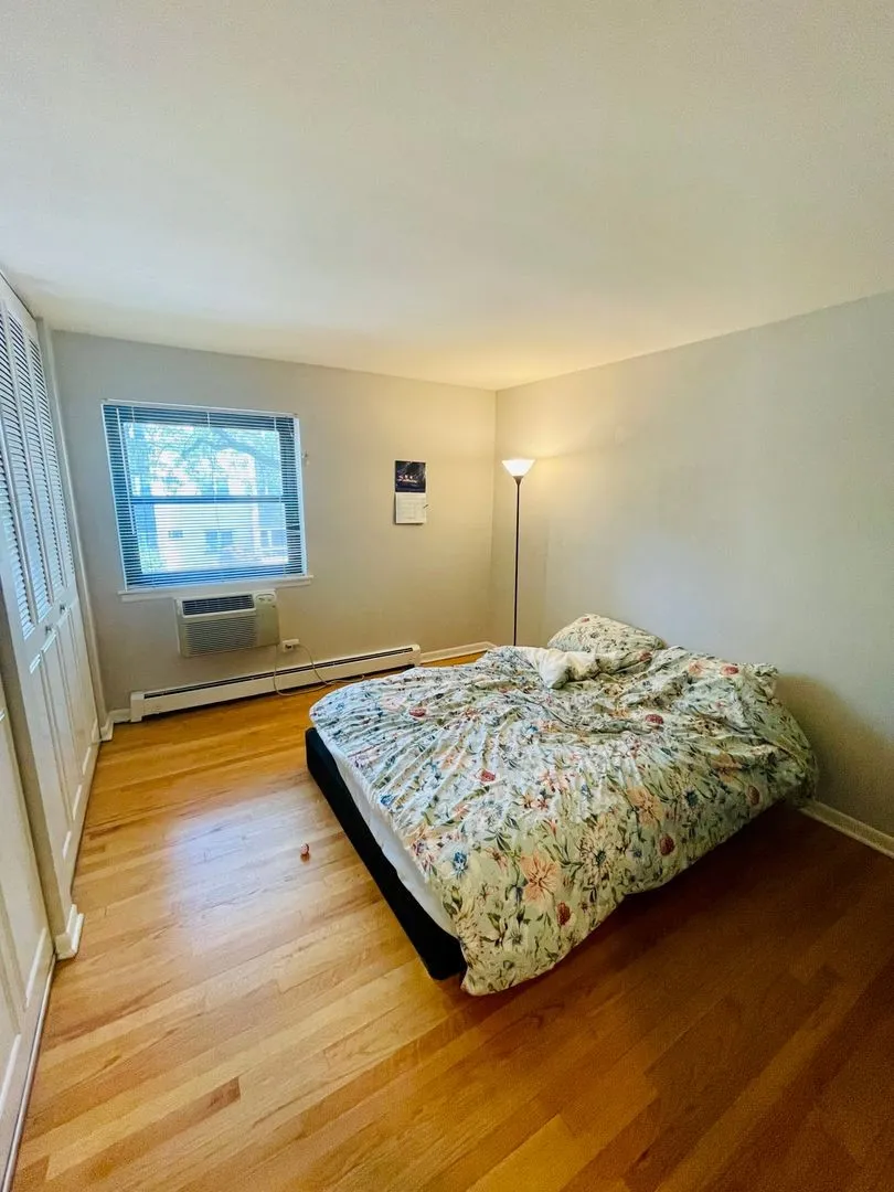 3160 N Cambridge Ave, , 60657, USA 60657-unit#402-Chicago-IL