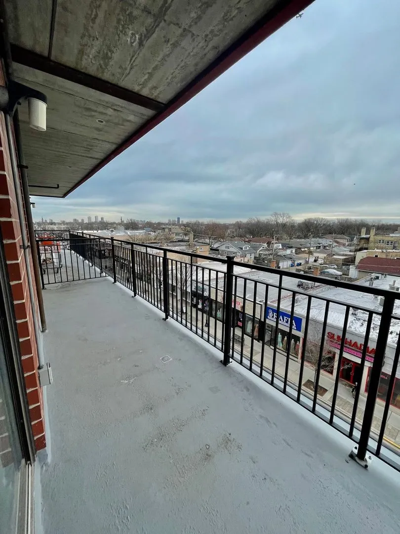 6411 N Rockwell St, ,  60645, USA 60645-unit#515-Chicago-IL