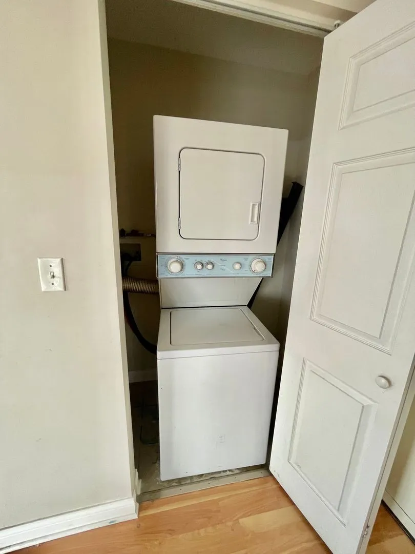 6411 N Rockwell St, ,  60645, USA 60645-unit#515-Chicago-IL