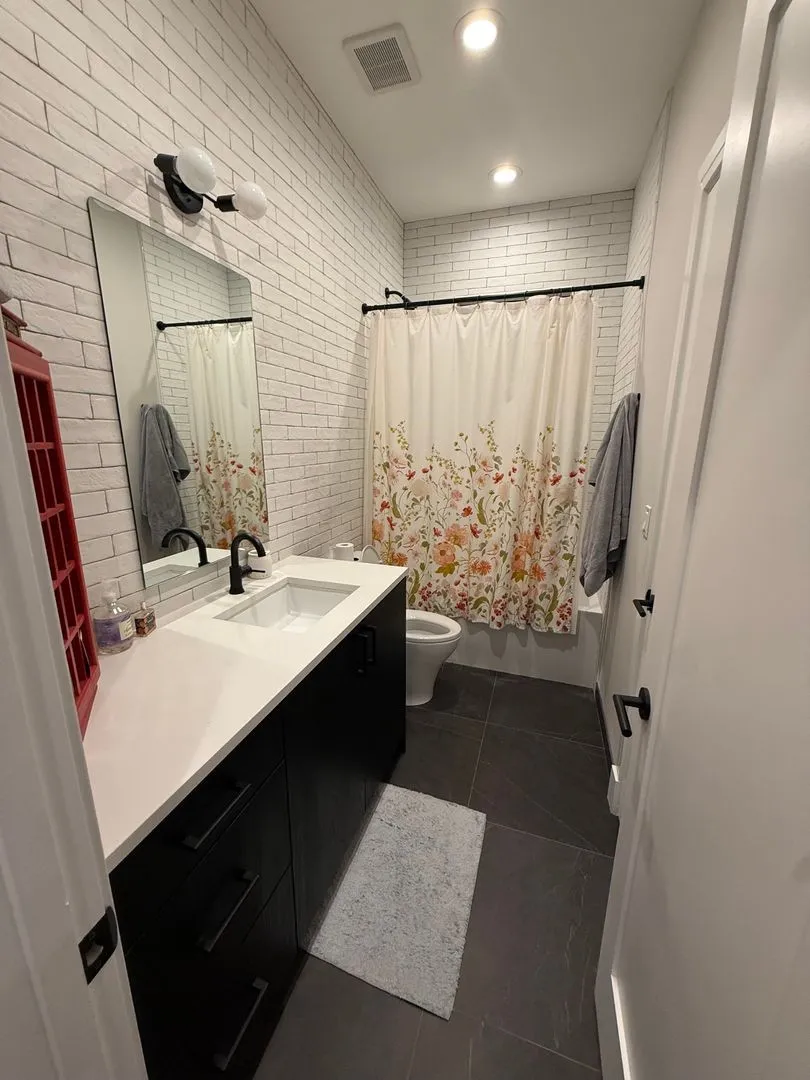 2244 N Kenmore Ave, , 60614, USA 60614-unit#2S-Chicago-IL