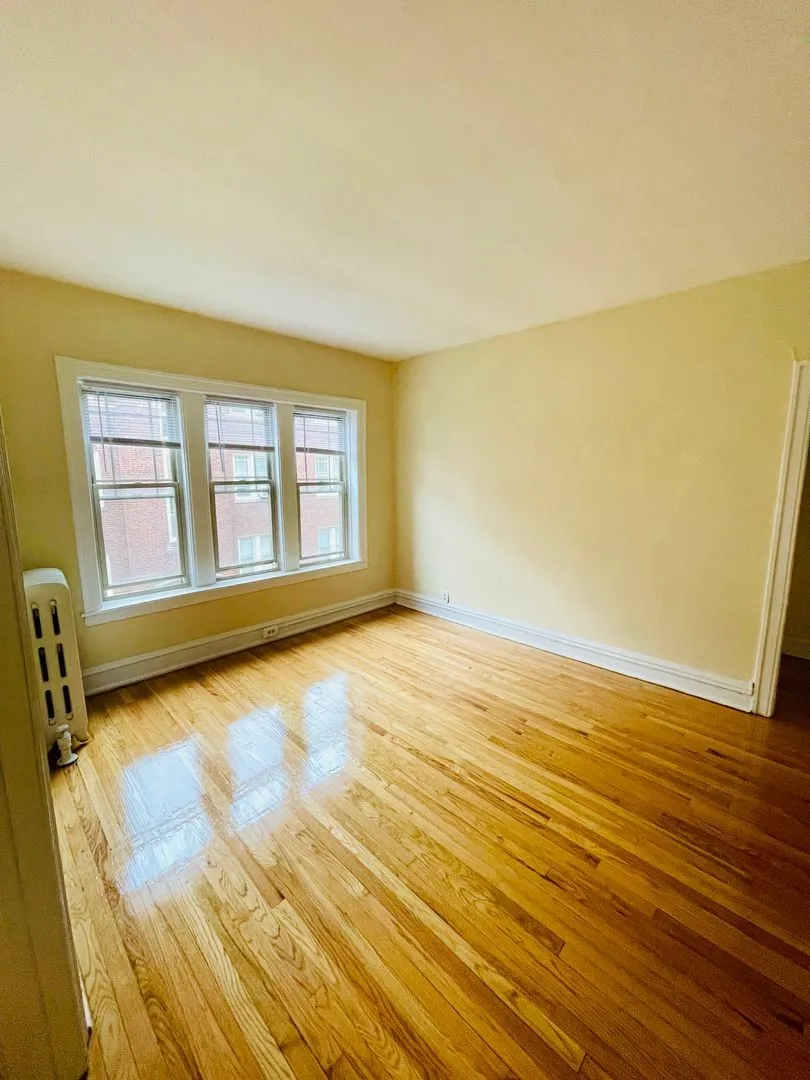 West Touhy Avenue, , 60626, USA 60626-unit#2N-Chicago-IL