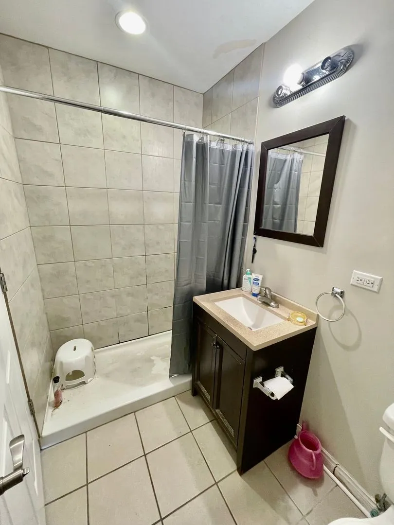 6411 N Rockwell St, ,  60645, USA 60645-unit#515-Chicago-IL