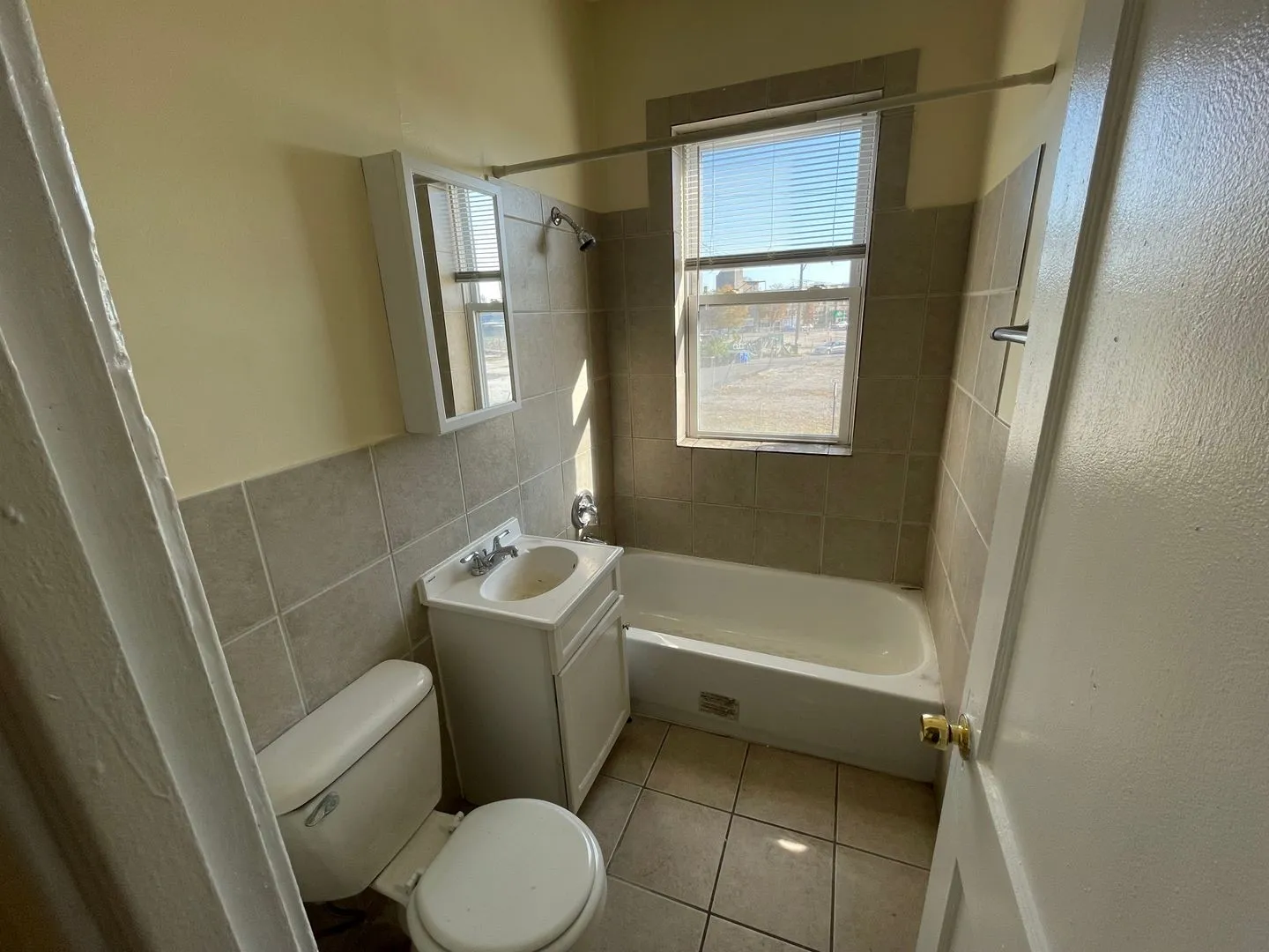 3234 N Pulaski Rd, , 60641, USA 60641-unit#2C-Chicago-IL