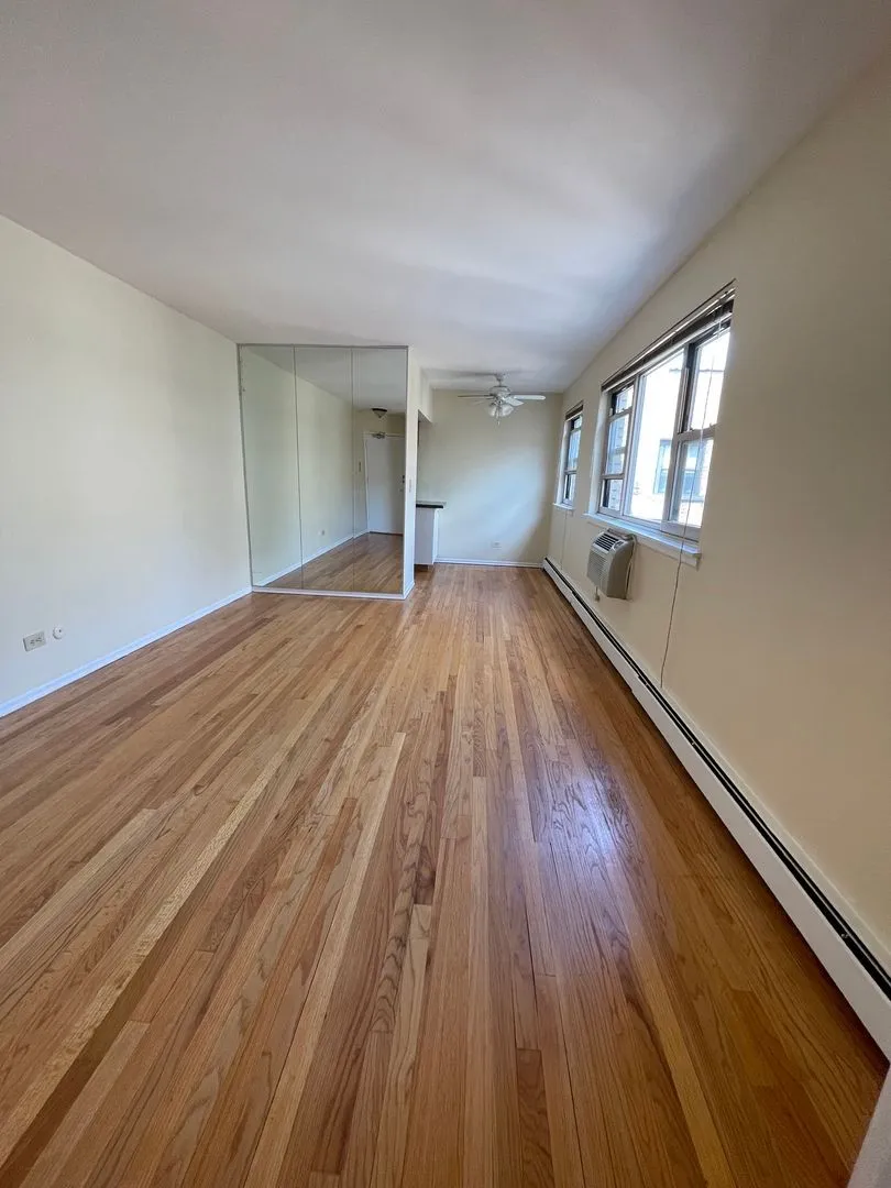 535 W Briar Pl, ,  60657, USA 60657-unit#560-Chicago-IL