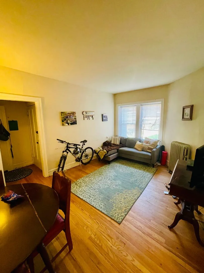 1333 W Touhy Ave, ,  60626, USA 60626-unit#1E-Chicago-IL