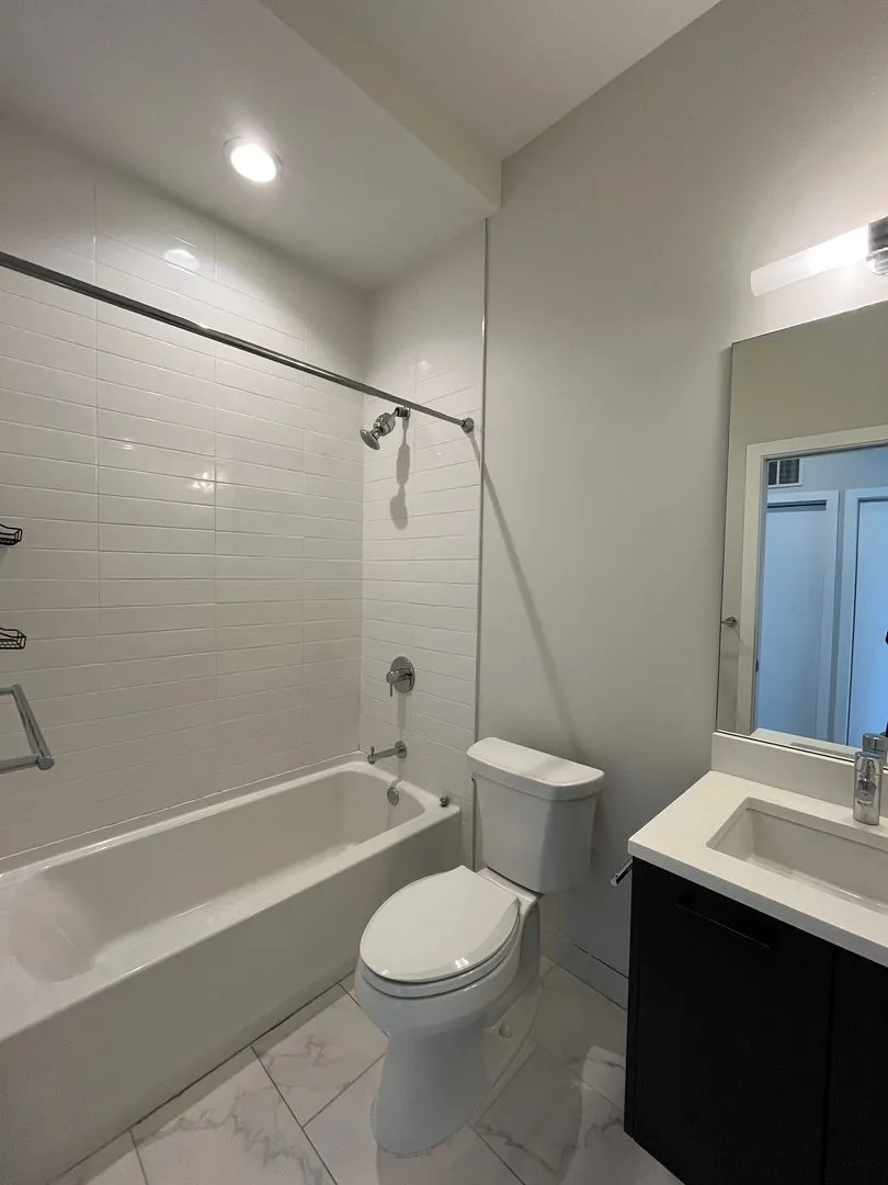 713 N Milwaukee Ave, ,  60642, USA 60642-unit#403-Chicago-IL