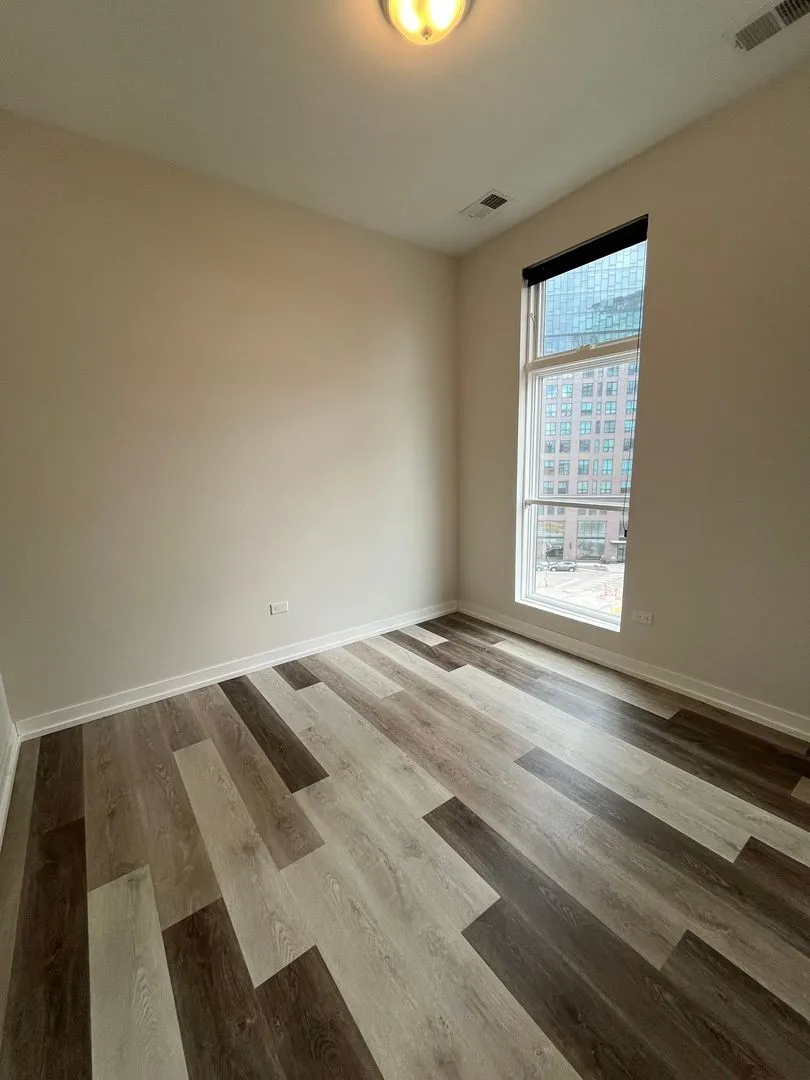 713 N Milwaukee Ave, ,  60642, USA 60642-unit#403-Chicago-IL