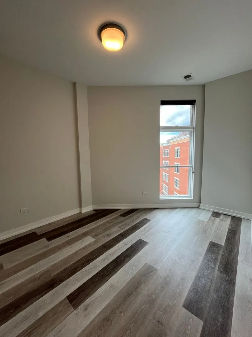 713 N Milwaukee Ave, ,  60642, USA 60642-unit#403-Chicago-IL