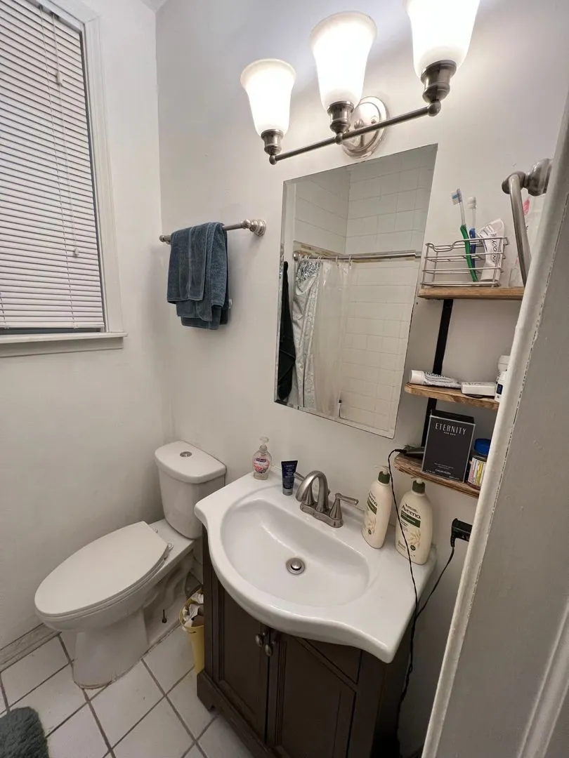 3143 N Southport Ave, ,  60657, USA 60657-unit#1R-Chicago-IL