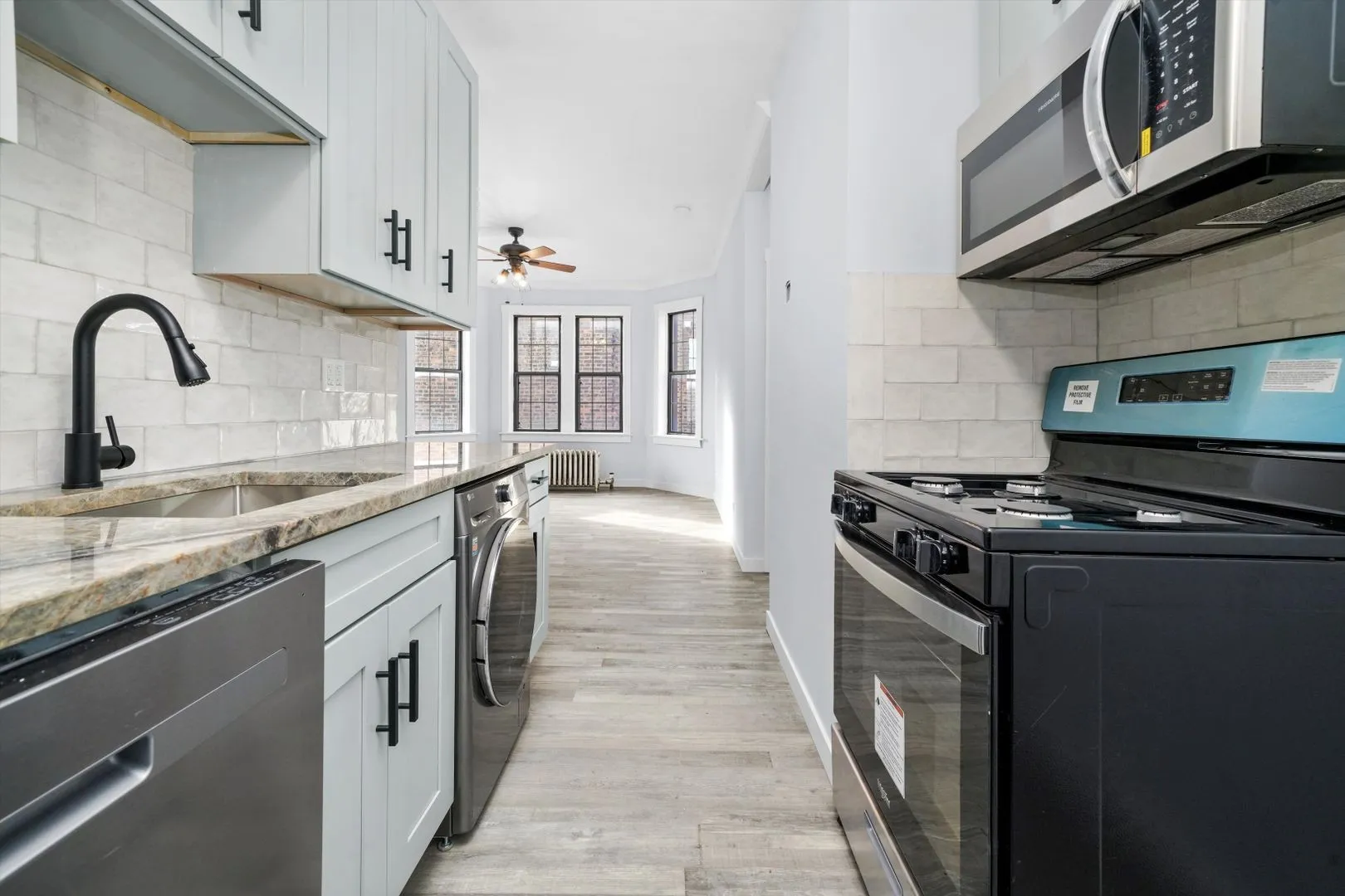 6128 S Ingleside Ave, ,  60637, USA 60637-unit#2W-Chicago-IL