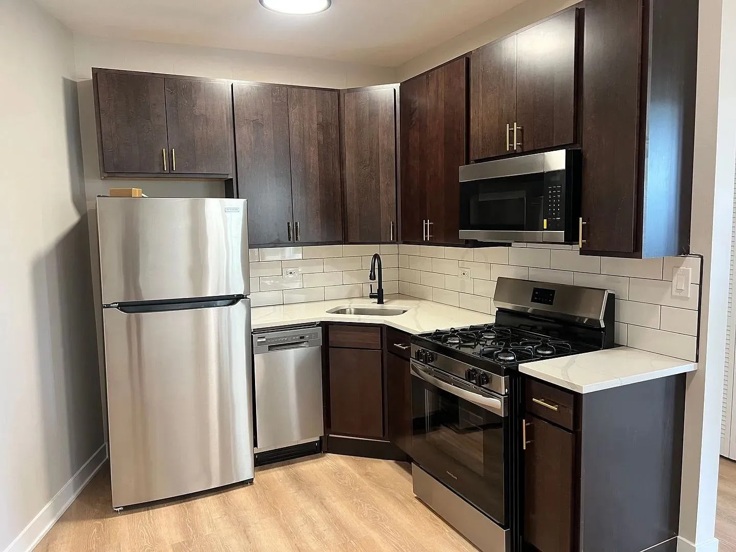 3015 N Milwaukee Ave, ,  60618, USA 60618-unit#205B-Chicago-IL