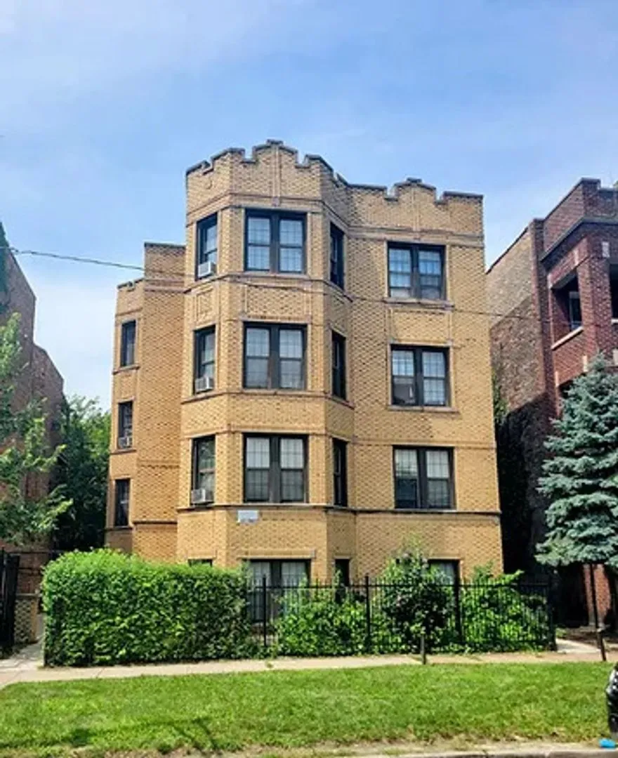 6128 S Ingleside Ave, ,  60637, USA 60637-unit#2W-Chicago-IL