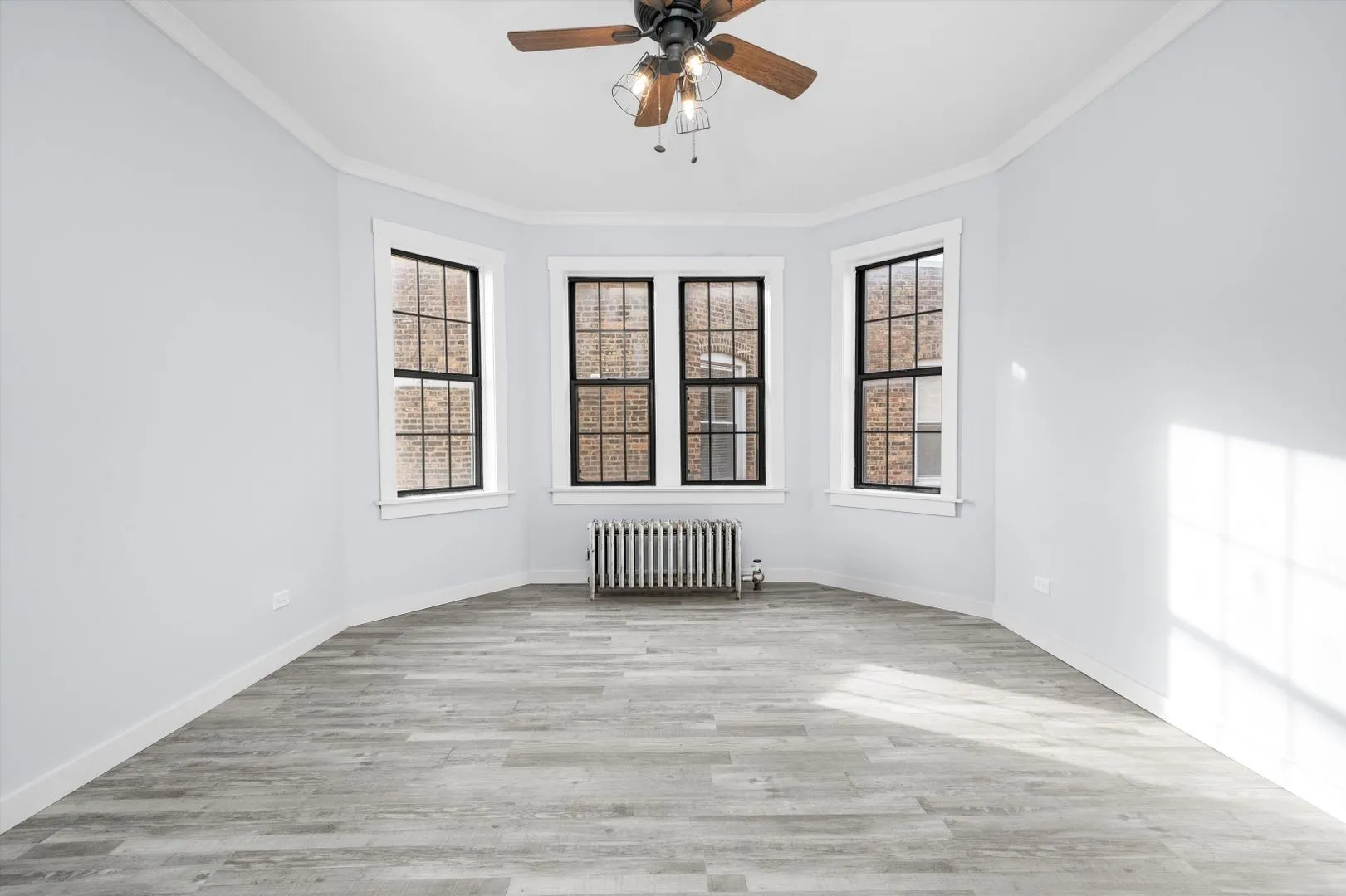 6128 S Ingleside Ave, ,  60637, USA 60637-unit#2W-Chicago-IL