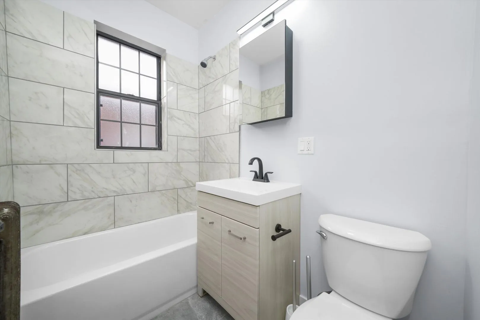 6128 S Ingleside Ave, ,  60637, USA 60637-unit#2W-Chicago-IL