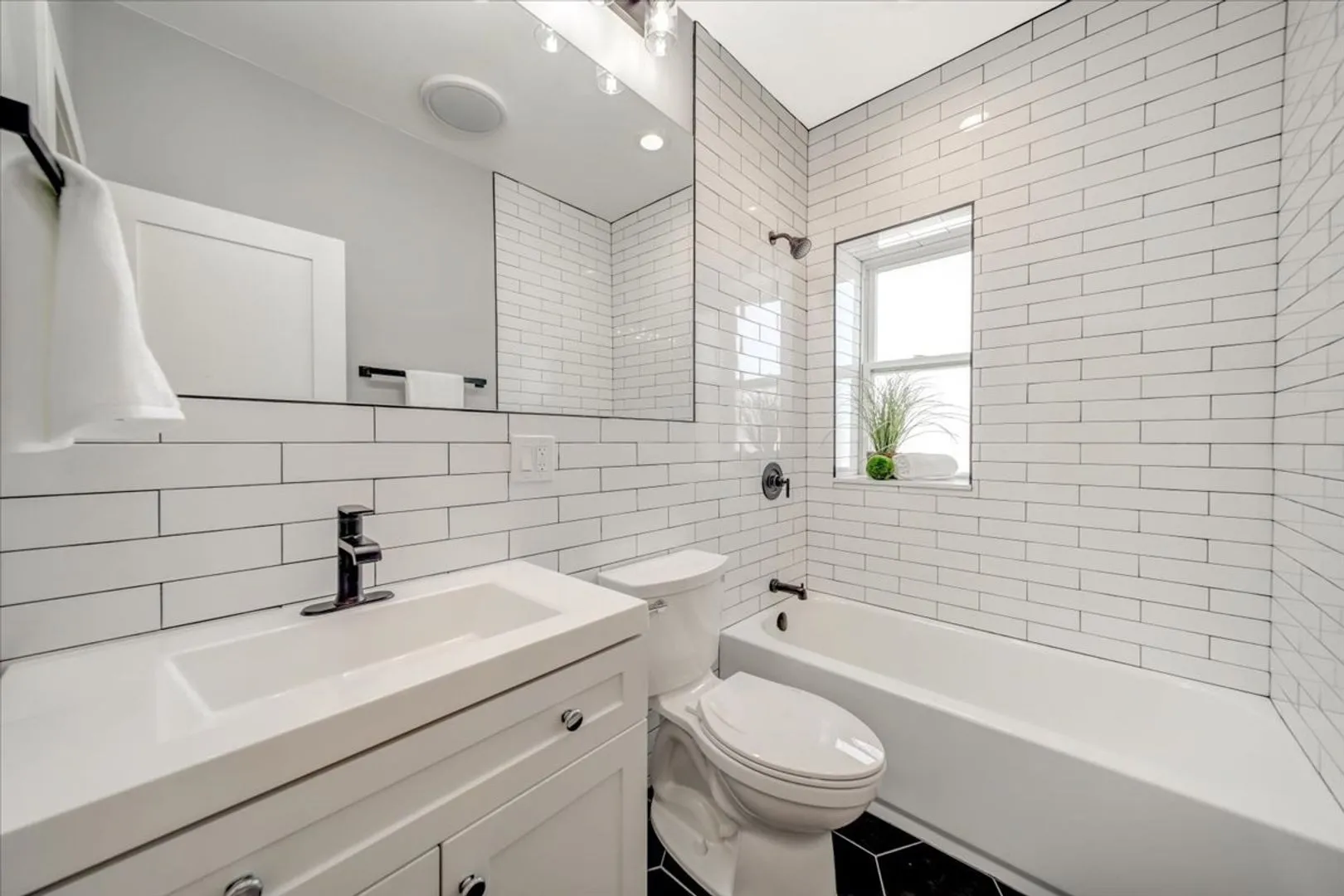 6357 N Paulina St, ,  60660, USA 60660-unit#2N-Chicago-IL