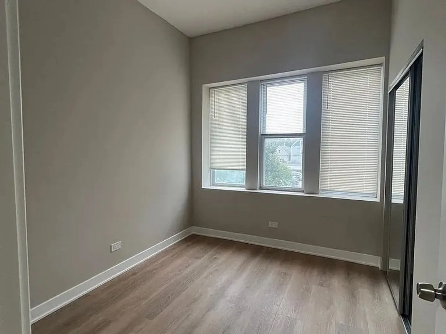 3015 N Milwaukee Ave, ,  60618, USA 60618-unit#205B-Chicago-IL