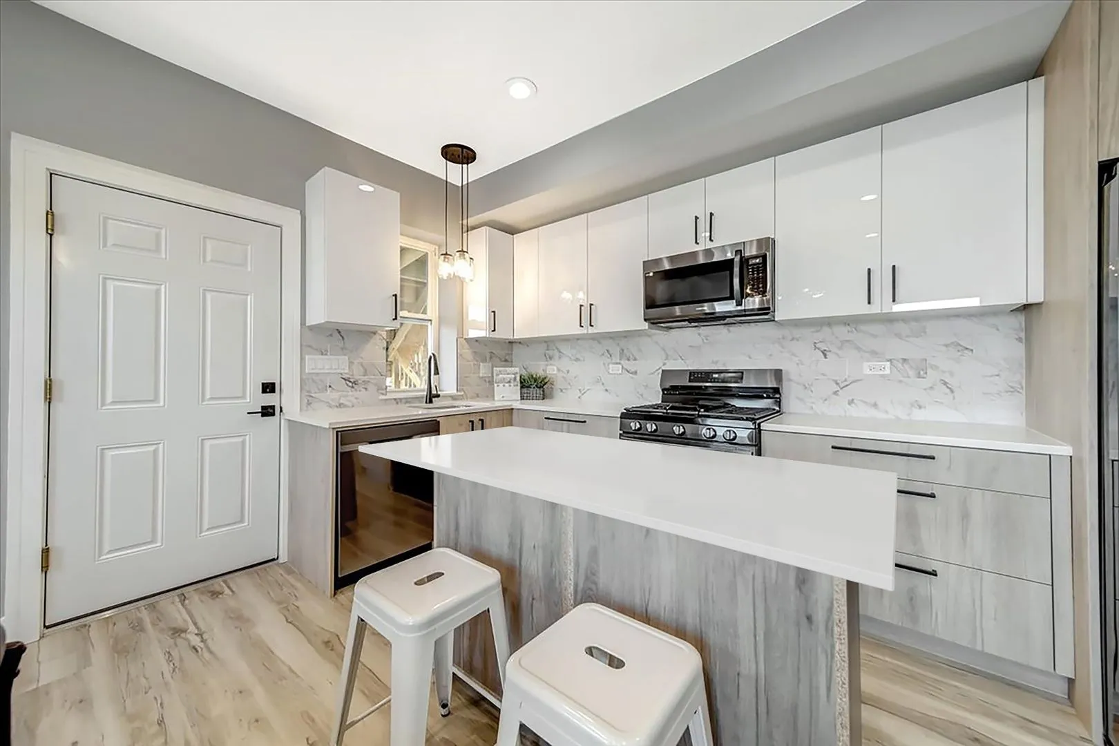 6357 N Paulina St, ,  60660, USA 60660-unit#2N-Chicago-IL