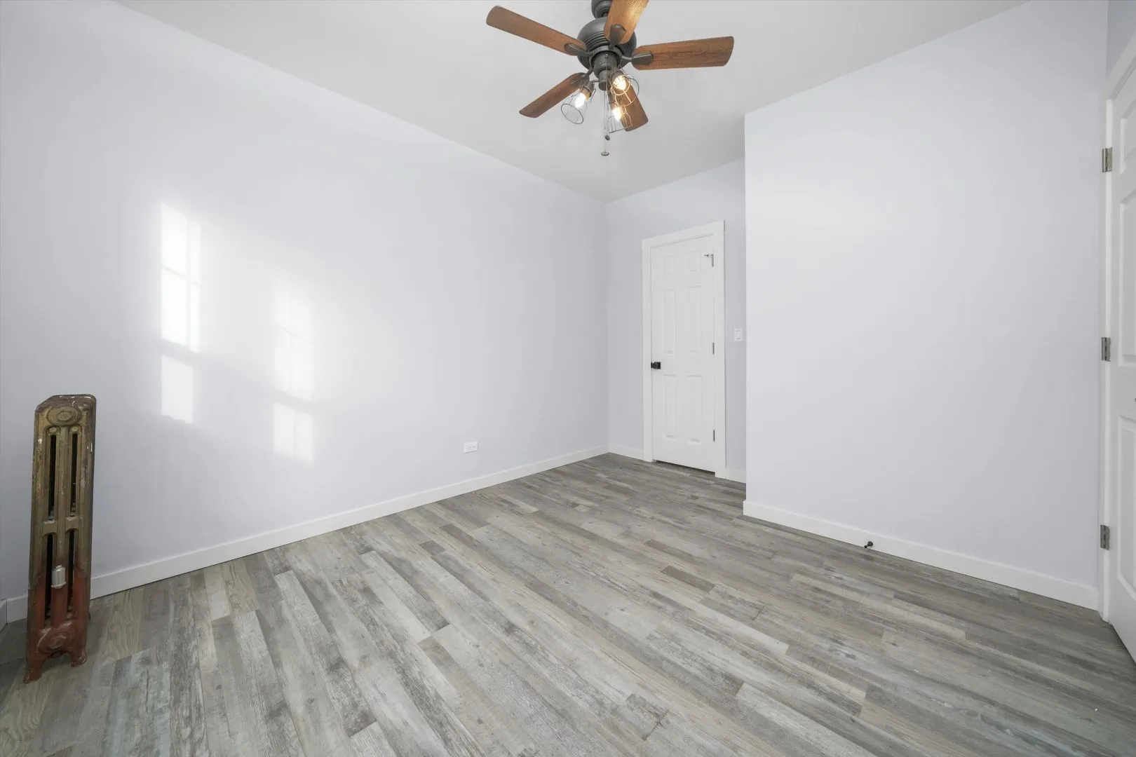 6128 S Ingleside Ave, ,  60637, USA 60637-unit#2W-Chicago-IL