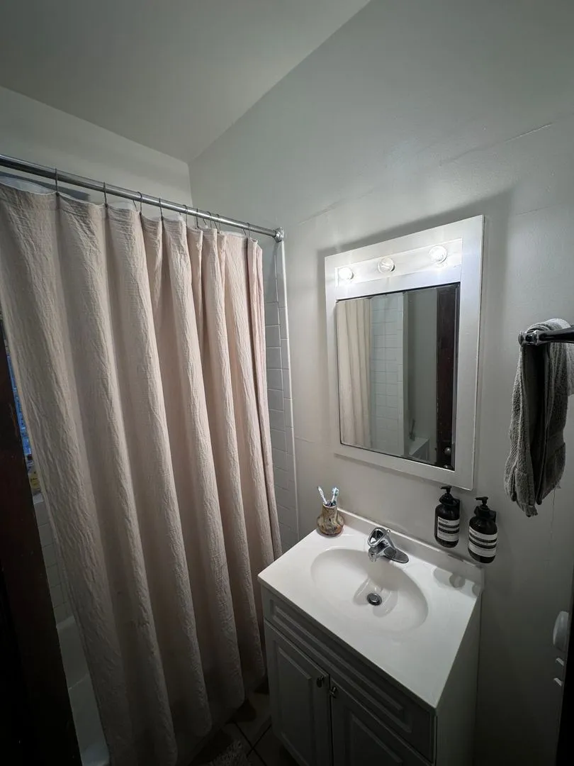 1204 W Montana St, ,  60614, USA 60614-unit#3-Chicago-IL