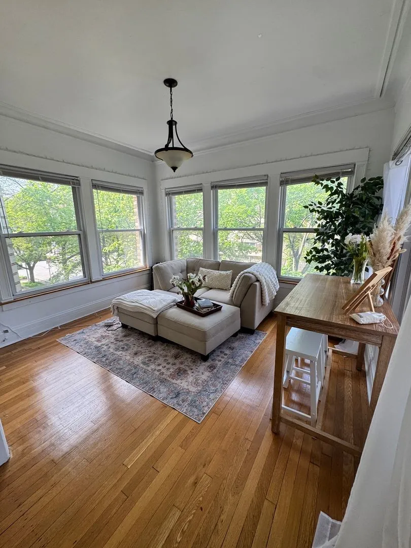 447 W Oakdale Ave, ,  60657, USA 60657-unit#2-Chicago-IL