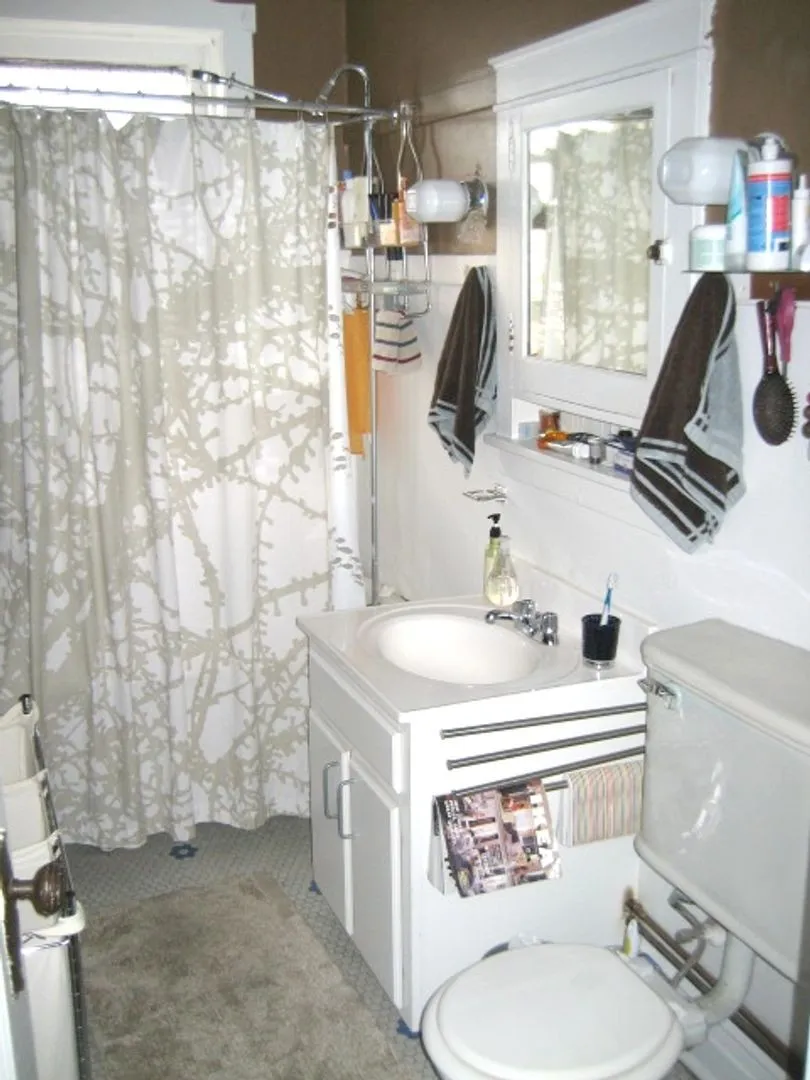 857 W Diversey Pkwy, ,  60614, USA 60614-unit#2-Chicago-IL