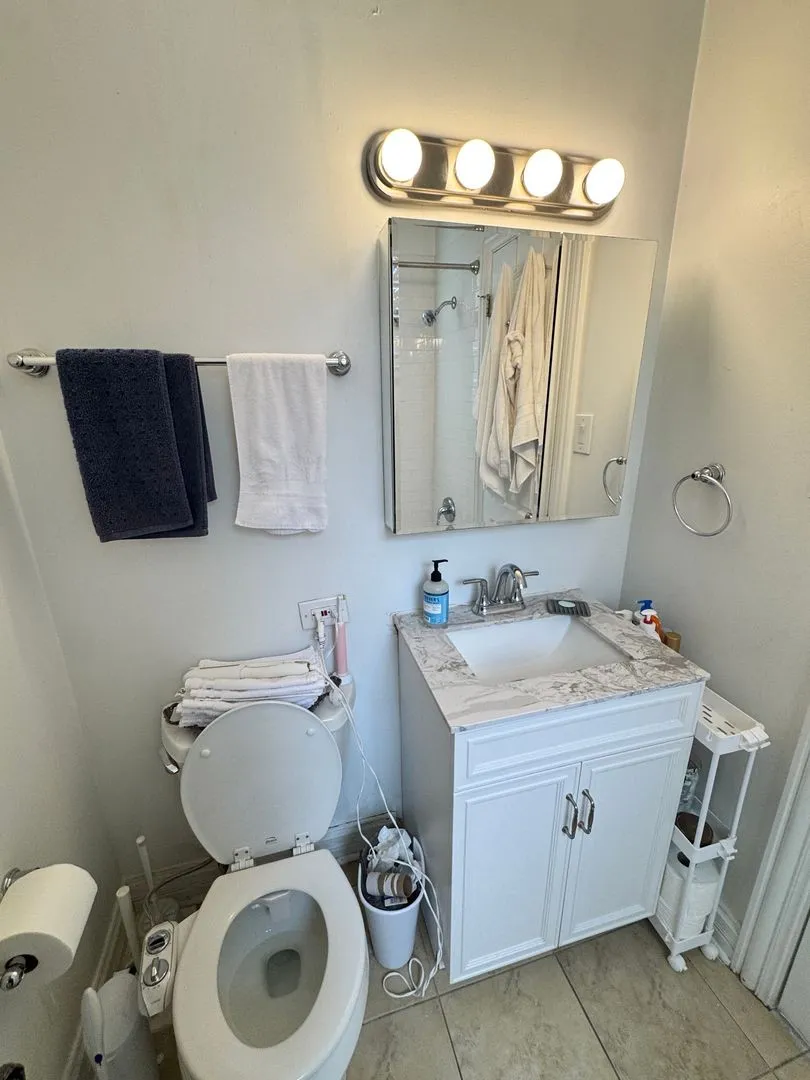 447 W Oakdale Ave, ,  60657, USA 60657-unit#2-Chicago-IL