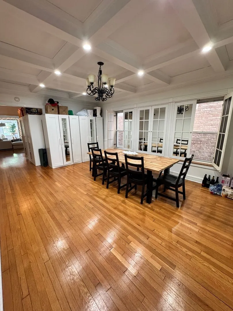 447 W Oakdale Ave, ,  60657, USA 60657-unit#2-Chicago-IL