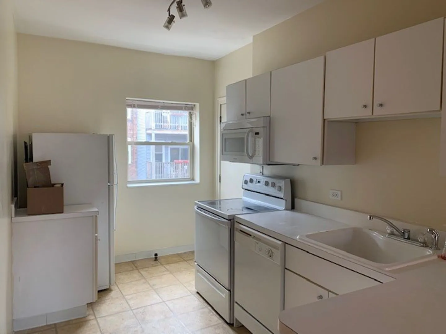1230 W Winona St, ,  60640, USA 60640-unit#2W-Chicago-IL