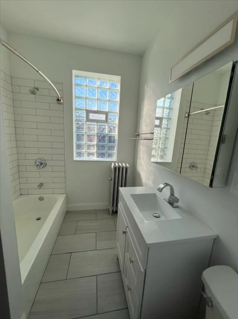 2440 N Racine Ave, ,  60614, USA 60614-unit#1208-3-Chicago-IL