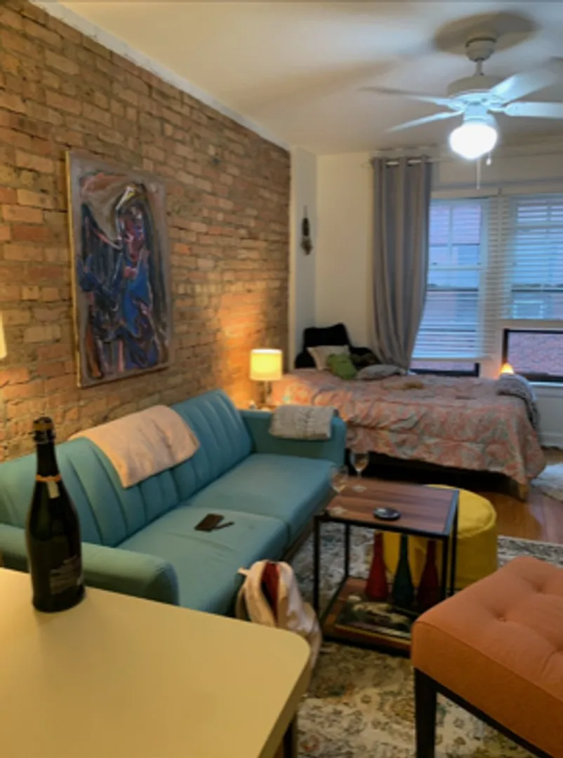 915 W George St, ,  60657, USA 60657-unit#2B-Chicago-IL