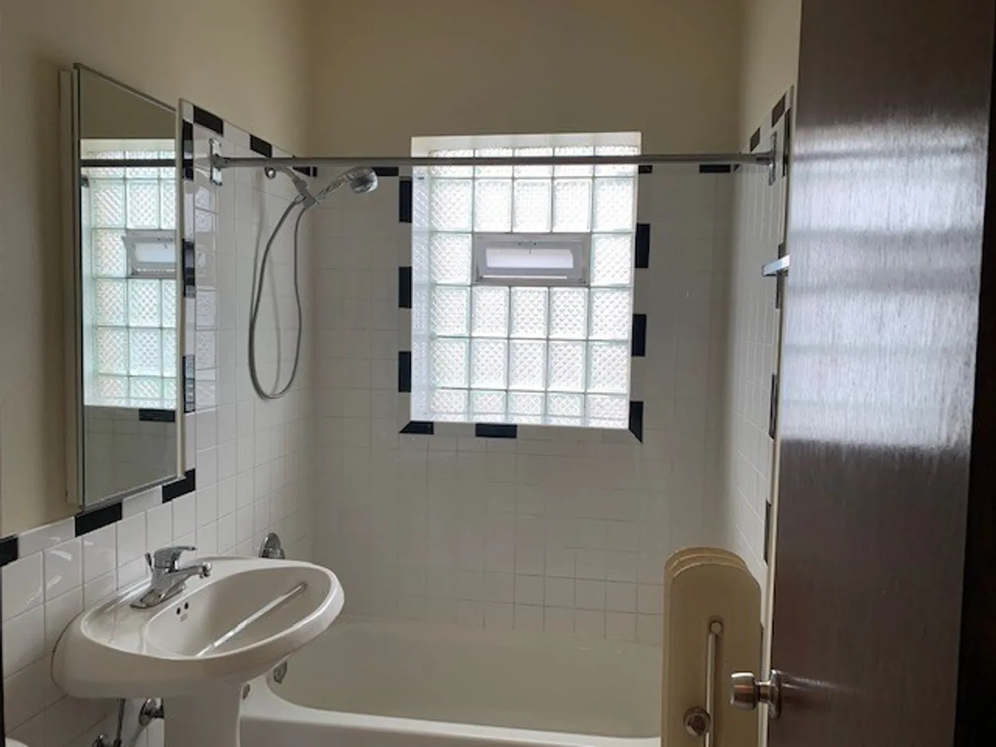 1230 W Winona St, ,  60640, USA 60640-unit#2W-Chicago-IL