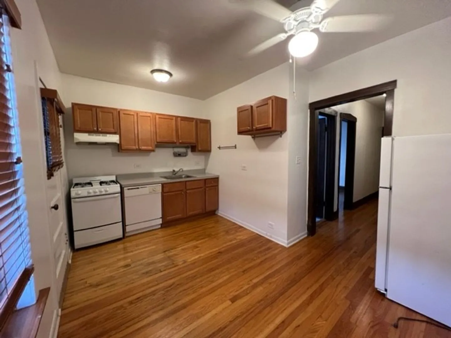 1526 W Berteau Ave, ,  60613, USA 60613-unit#3-Chicago-IL