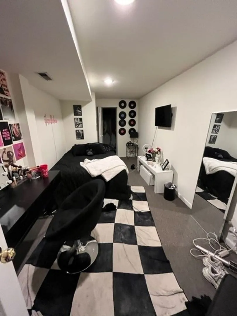 3046 N Clifton Ave, ,  60657, USA 60657-unit#1F-Chicago-IL