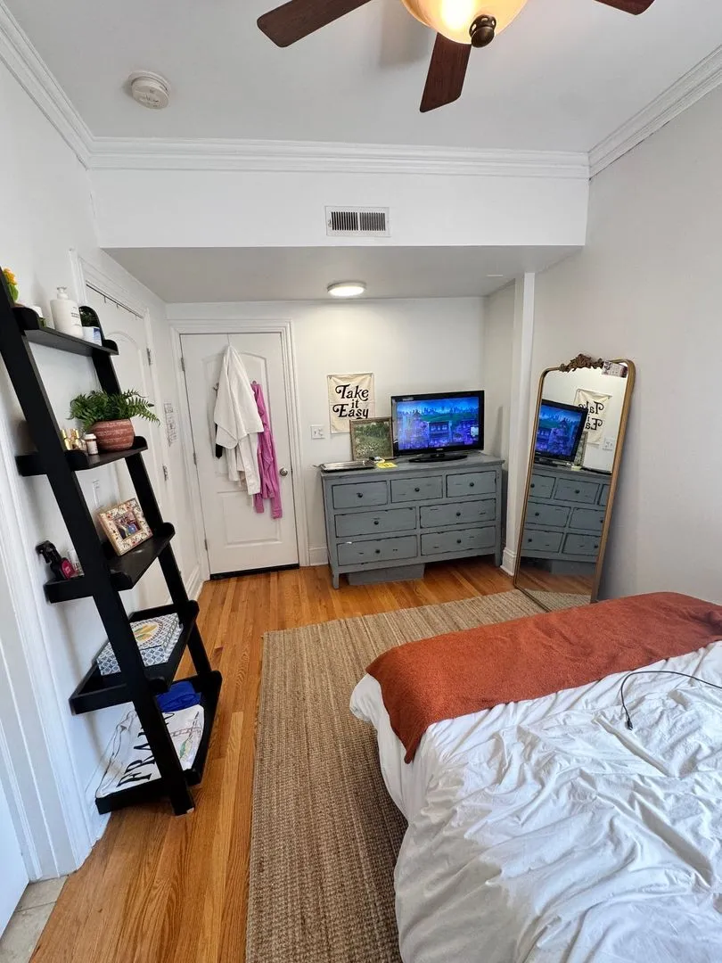 447 W Oakdale Ave, ,  60657, USA 60657-unit#2-Chicago-IL