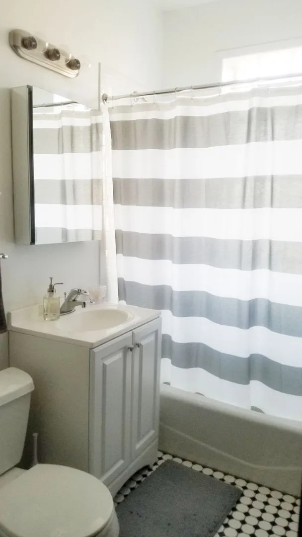 2022 W Berwyn Ave, , 60625, USA 60625-unit#3B-Chicago-IL