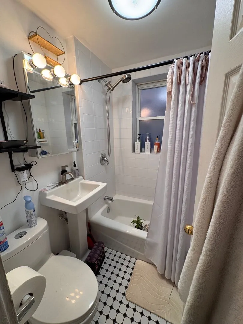 517 W Deming Pl, , 60614, USA 60614-unit#2N-Chicago-IL