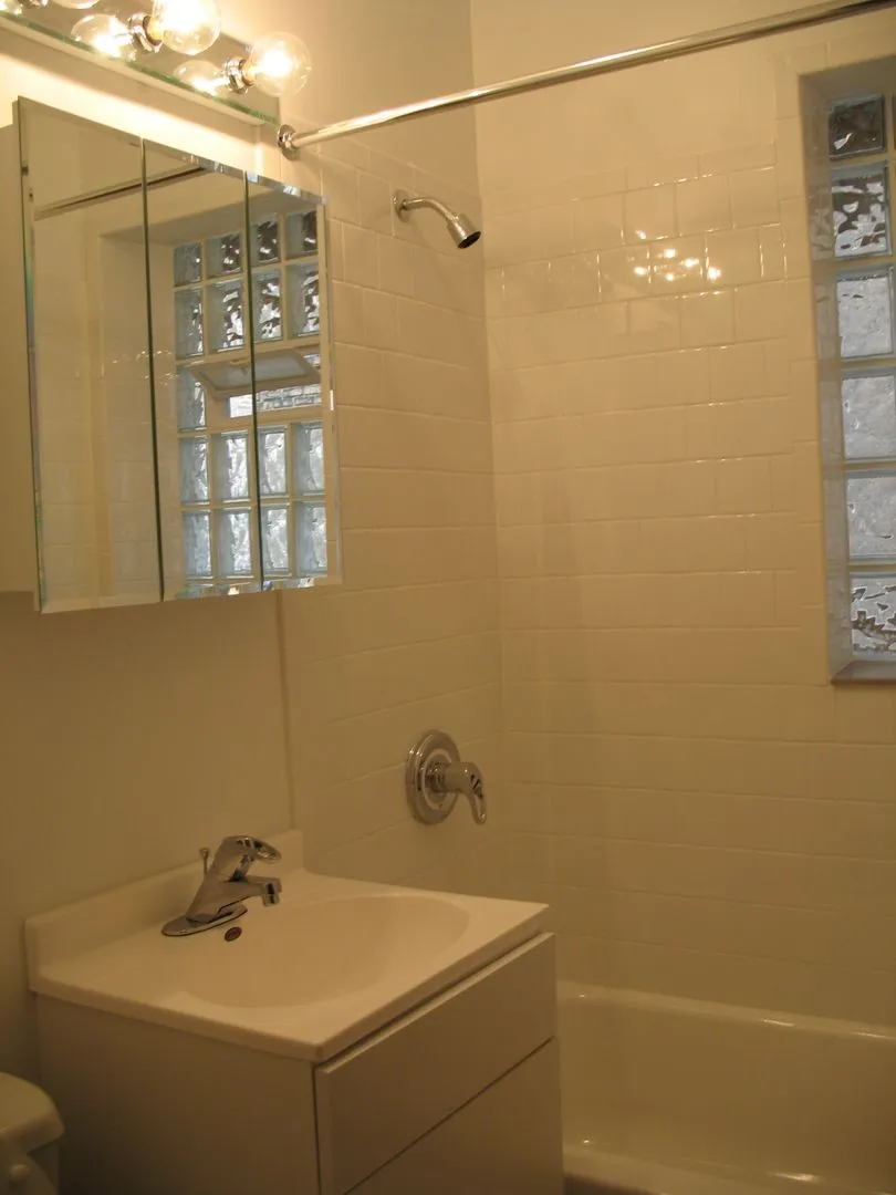 929 W Oakdale Ave, , 60657, USA 60657-unit#1I-Chicago-IL