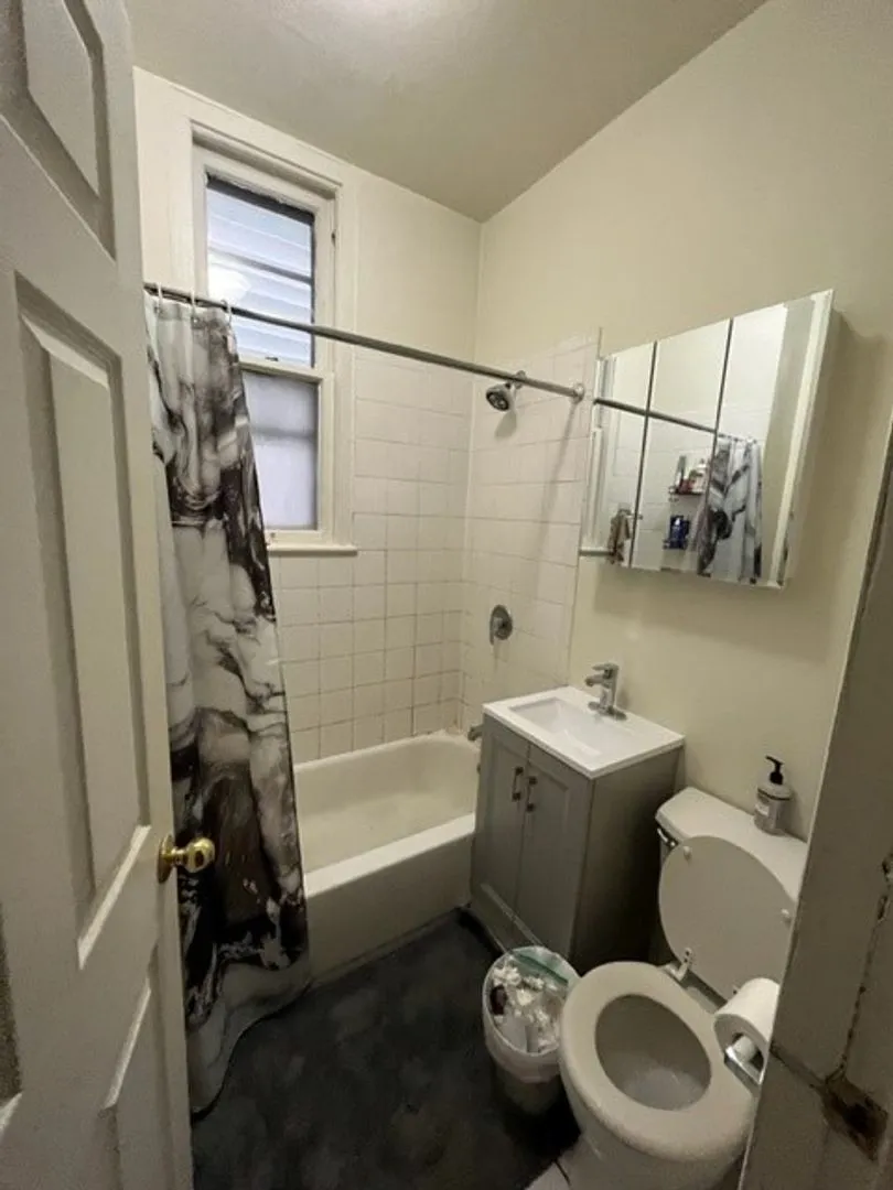 3046 N Clifton Ave, ,  60657, USA 60657-unit#1F-Chicago-IL