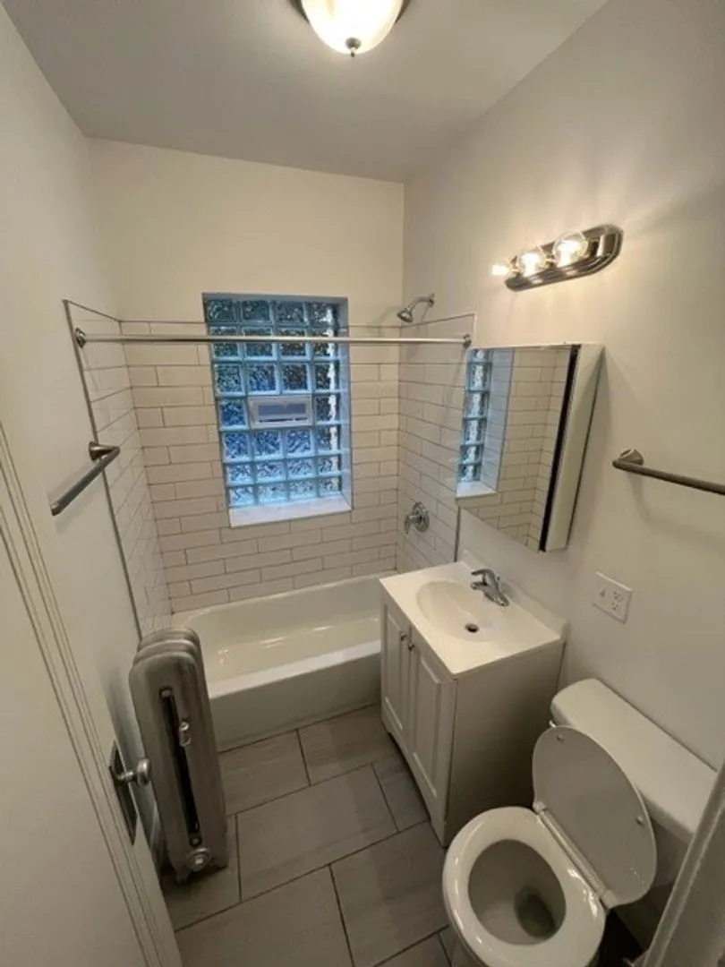 5012 N Hermitage Ave, ,  60640, USA 60640-unit#2E-Chicago-IL