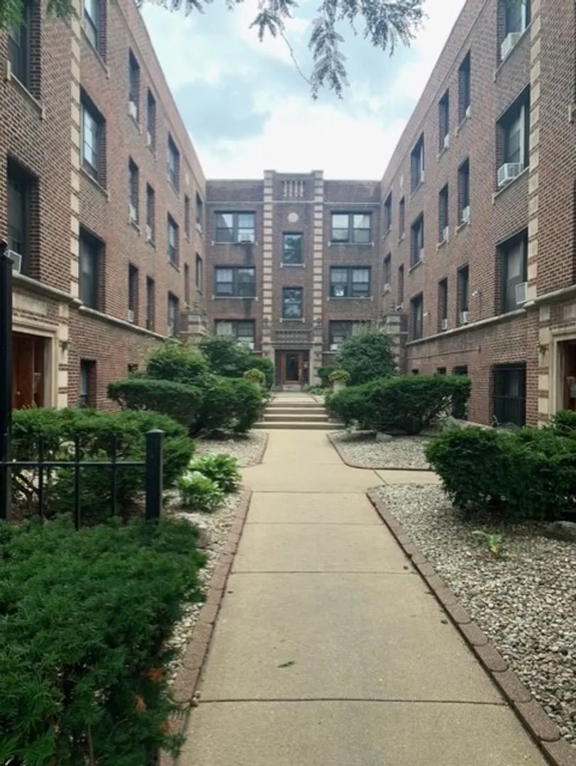 925 W Oakdale Ave, , 60657, USA 60657-unit#1F-Chicago-IL