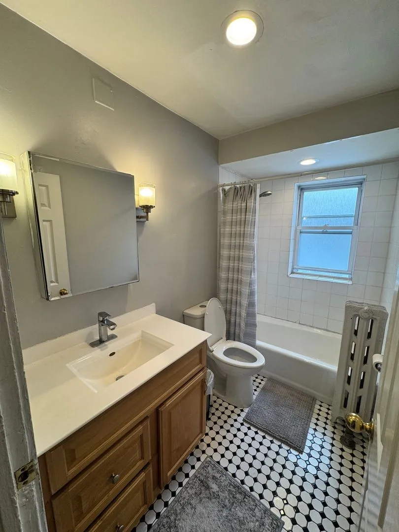 613 W Arlington Pl, ,  60614, USA 60614-unit#1N-Chicago-IL