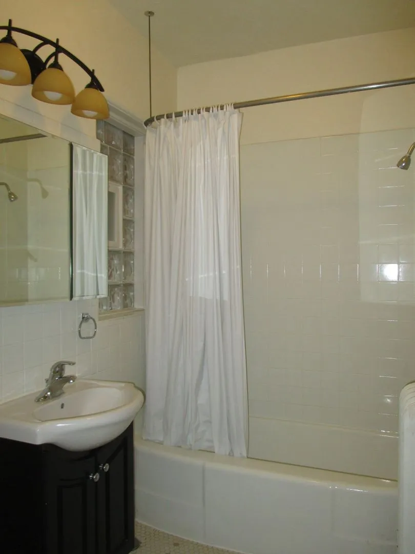 831 W Wolfram St, , 60657, USA 60657-unit#2F-Chicago-IL