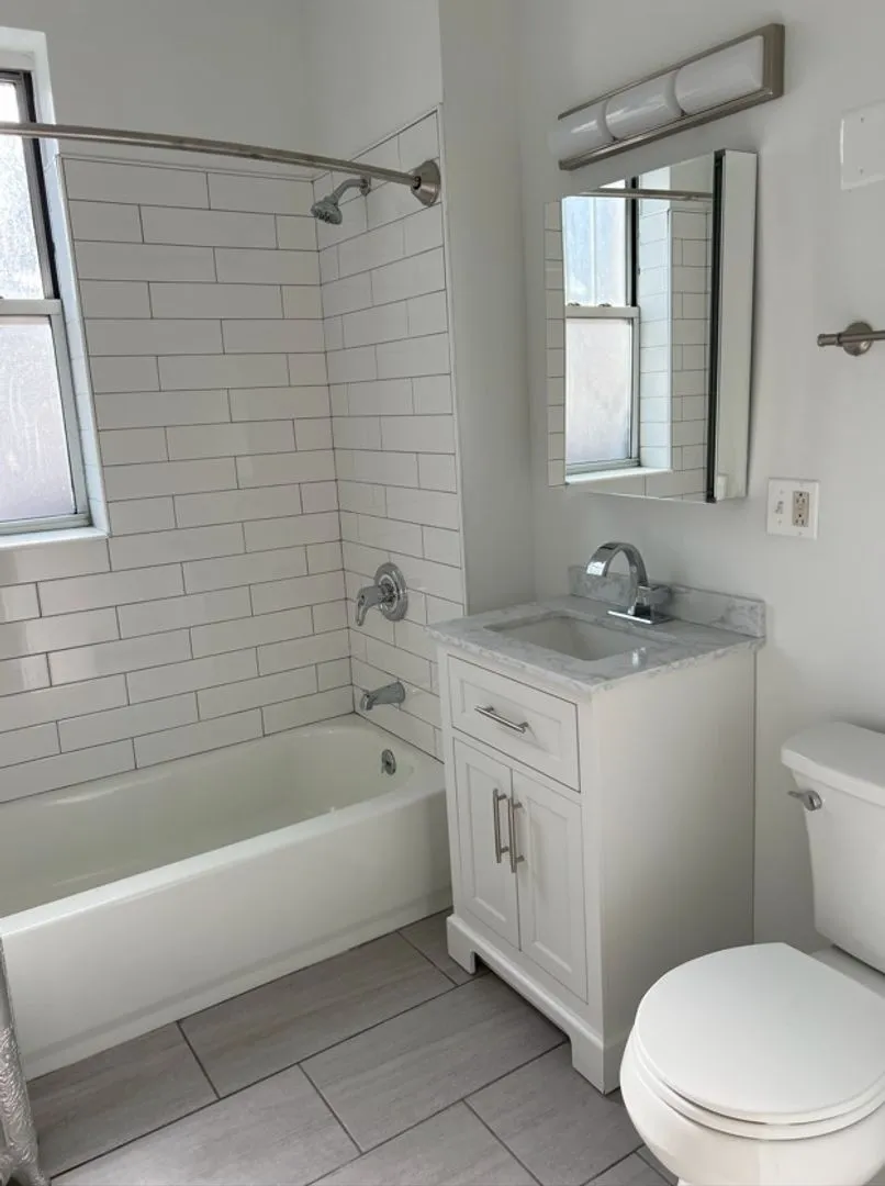 856 W Wolfram St, , 60657, USA 60657-unit#3W-Chicago-IL