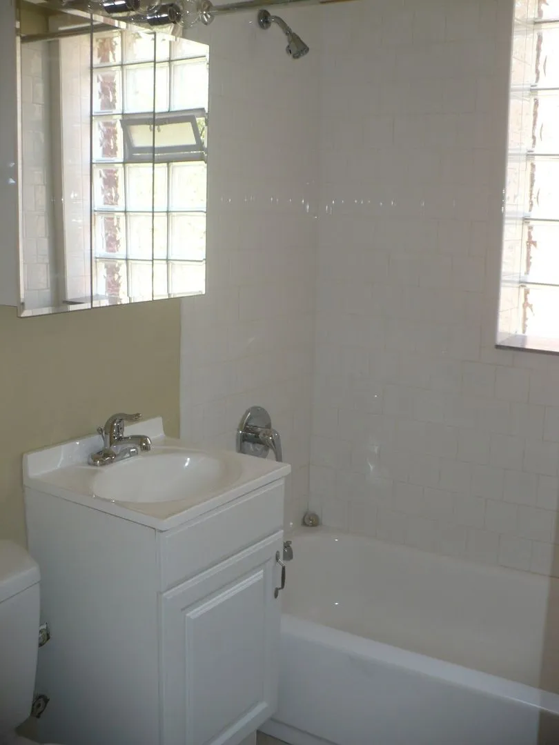 915 W George St, , 60657, USA 60657-unit#1A-Chicago-IL