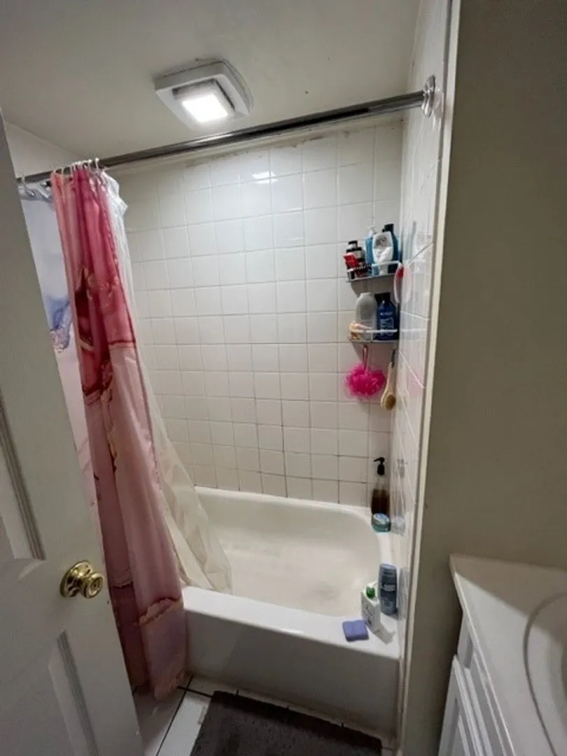 3046 N Clifton Ave, ,  60657, USA 60657-unit#1F-Chicago-IL