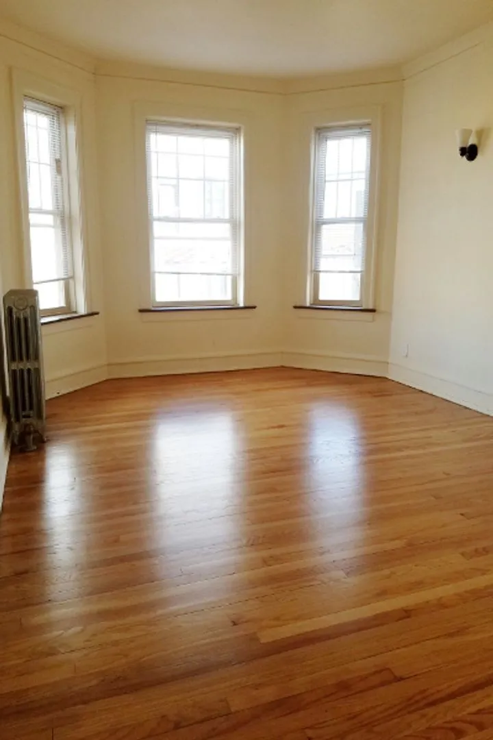 2014 W Berwyn Ave, , 60625, USA 60625-unit#2A-Chicago-IL