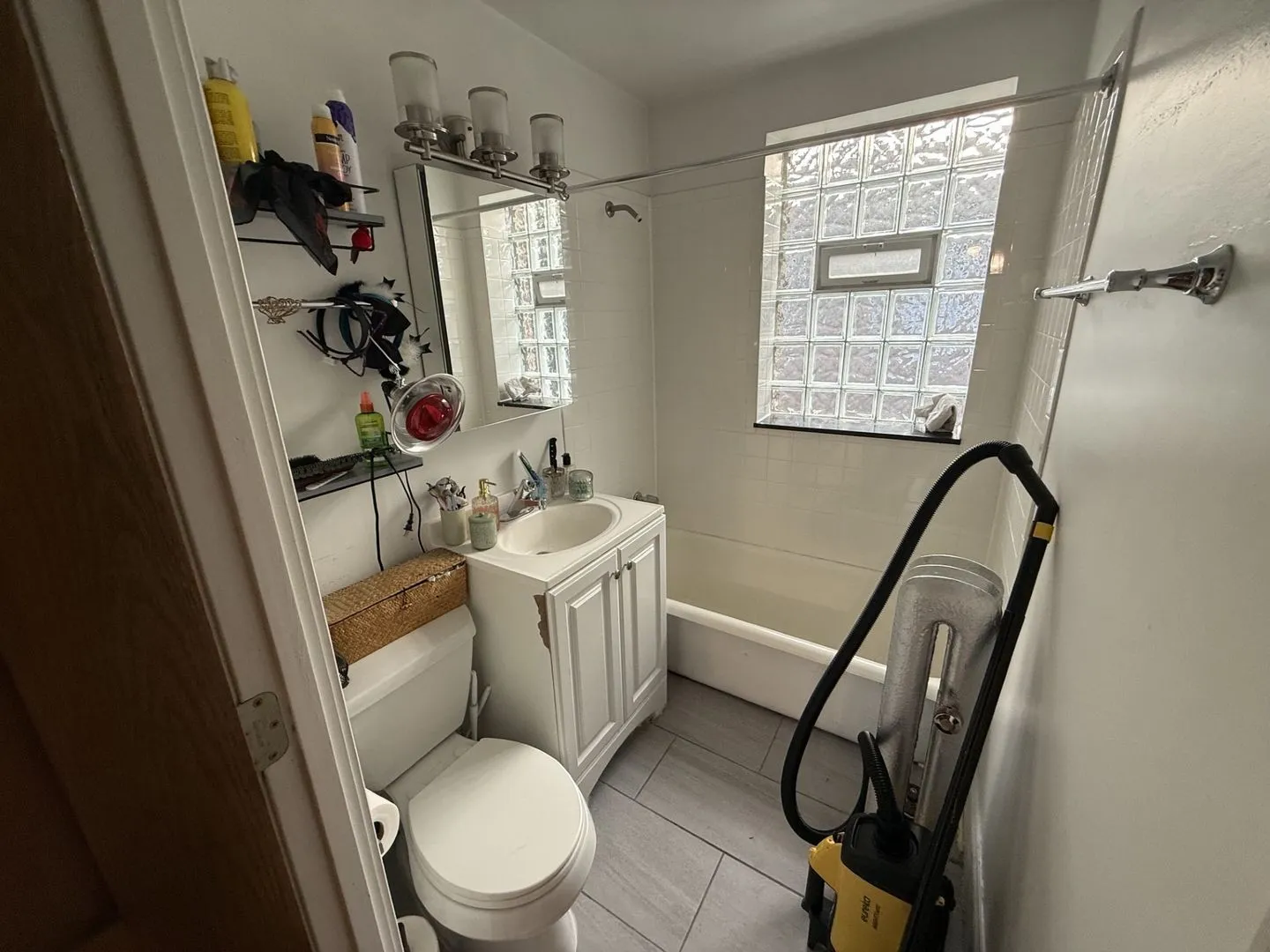 929 W Oakdale Ave, ,  60657, USA 60657-unit#3I-Chicago-IL