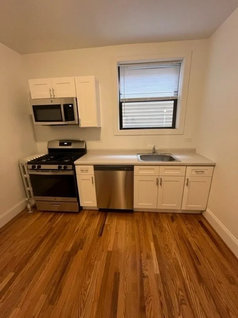 5012 N Hermitage Ave, ,  60640, USA 60640-unit#2E-Chicago-IL