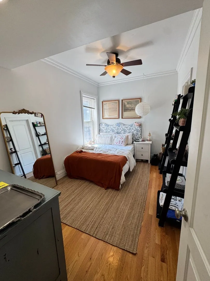 447 W Oakdale Ave, ,  60657, USA 60657-unit#2-Chicago-IL